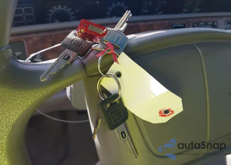 1994 Buick Regal Custom из США, поврежденный, VIN 2G4WB55L3R1488930